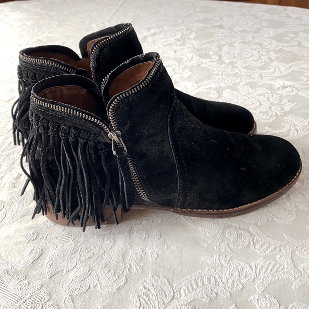DOLCE VITA suede booties with tassel size 10